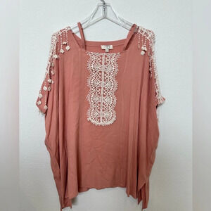 Umgee Pink and White Boho Blouse with Cold Shoulders and Lace Detail Size Medium